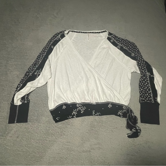 Free People Auxton thermal wrap top size medium VGUC - Picture 2 of 10